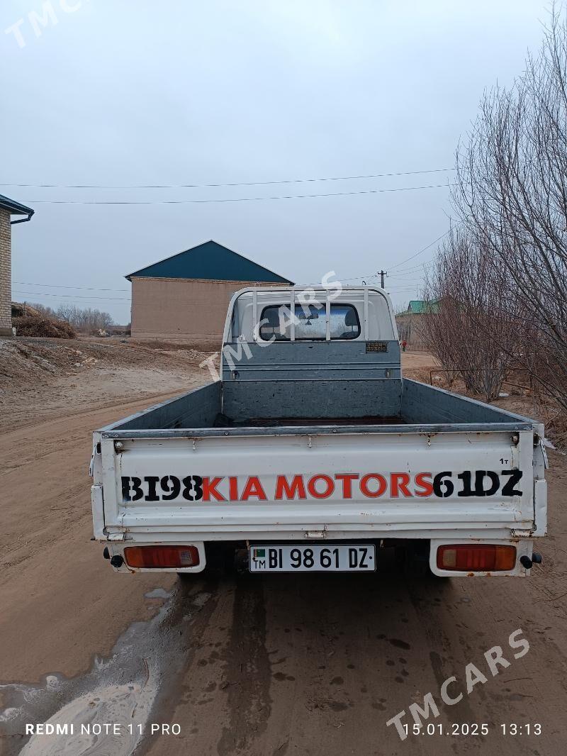 Kia Bongo 2003 - 105 000 TMT - Кёнеургенч - img 4