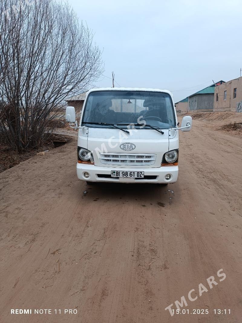 Kia Bongo 2003 - 105 000 TMT - Кёнеургенч - img 8