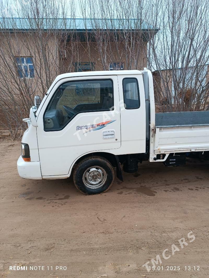 Kia Bongo 2003 - 105 000 TMT - Кёнеургенч - img 7