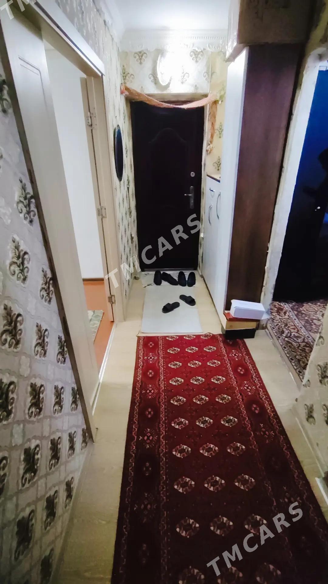 9й мкр-н, 2 этаж, 4 комн, 72м² - 9 mkr - img 2