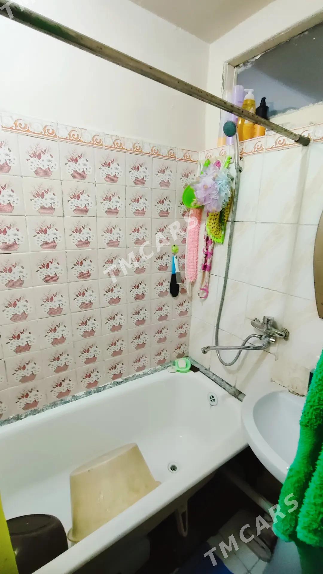 9й мкр-н, 2 этаж, 4 комн, 72м² - 9 mkr - img 3