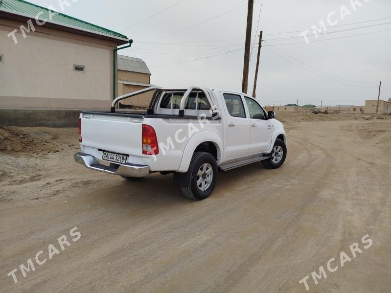 Toyota Hilux 2007 - 250 000 TMT - Seýdi - img 3