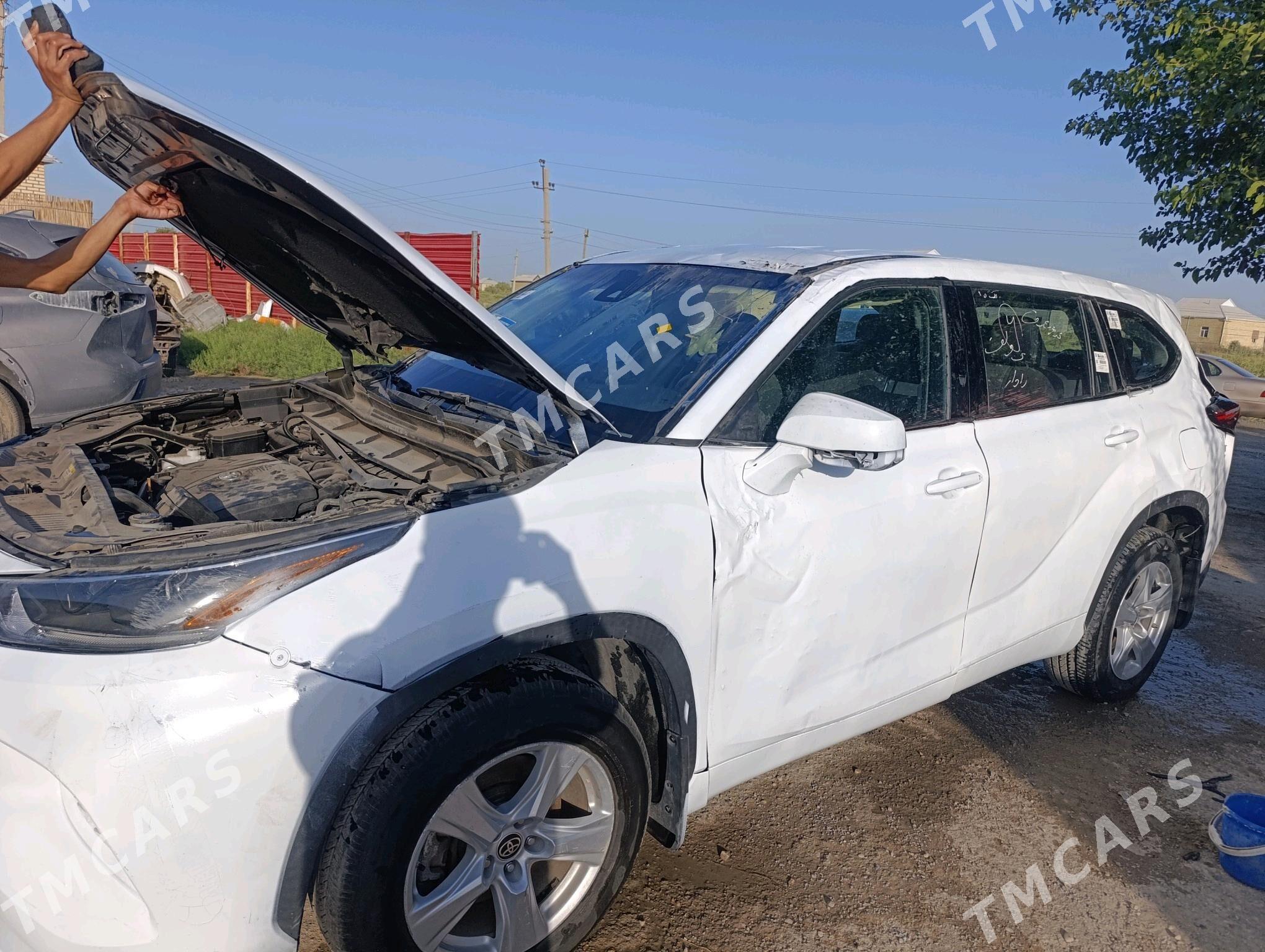 Toyota Highlander 2021 - 350 000 TMT - Мары - img 4