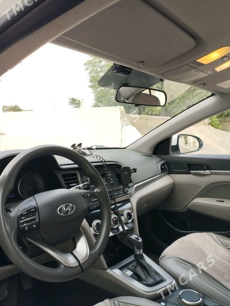 Hyundai Elantra 2019 - 220 000 TMT - Район ст. Аэропорта, ул. Гагарина - img 2