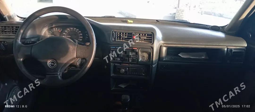 Opel Vectra 1989 - 30 000 TMT - Murgap - img 5