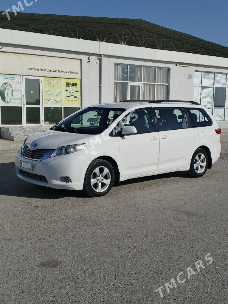 Toyota Sienna 2015 - 300 000 TMT - Kerki - img 4