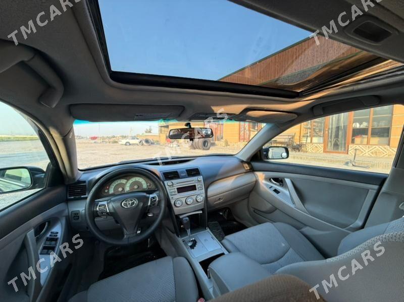 Toyota Camry 2010 - 180 000 TMT - Мары - img 5