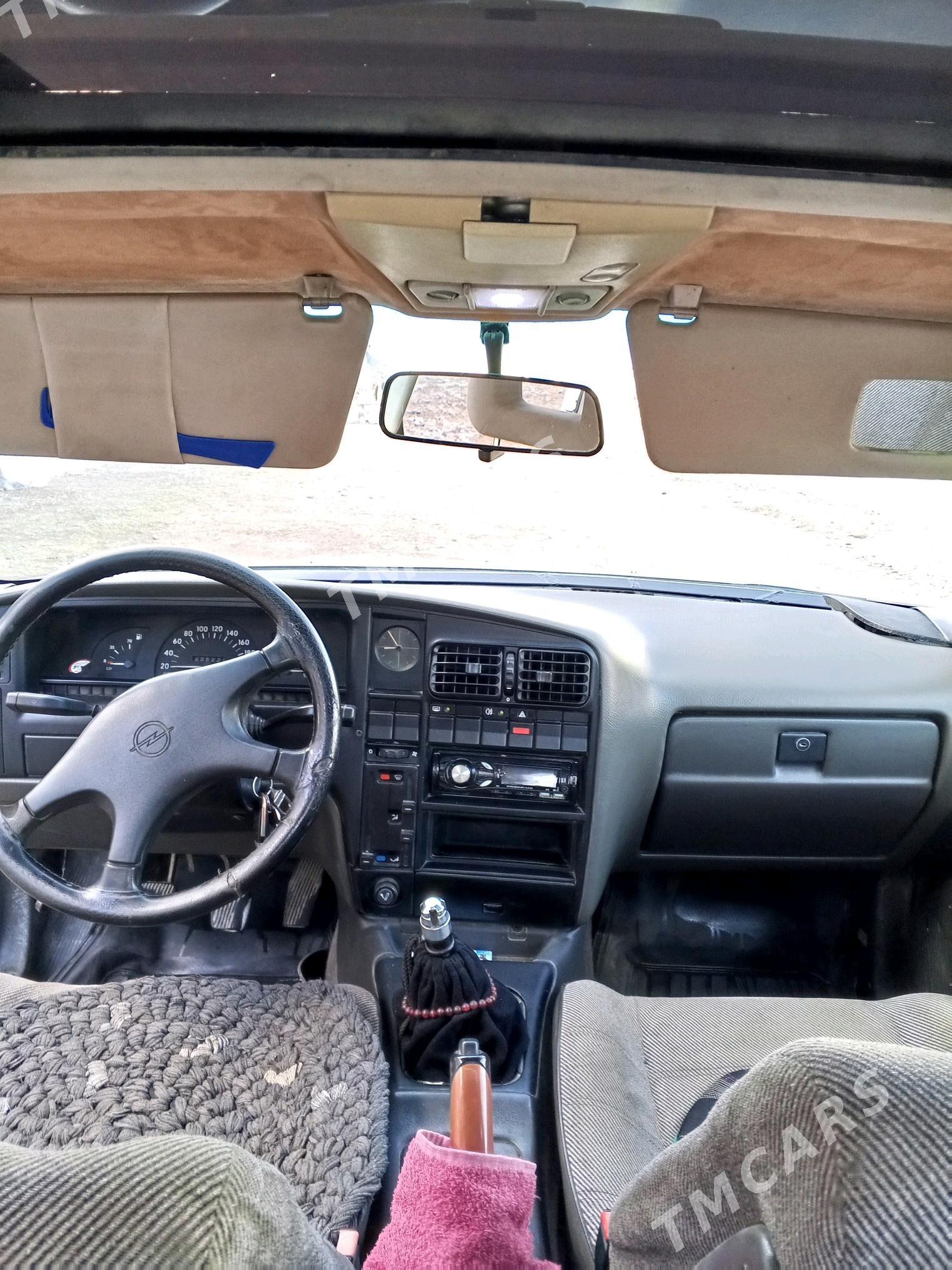 Opel Omega 1989 - 30 000 TMT - Mary - img 2