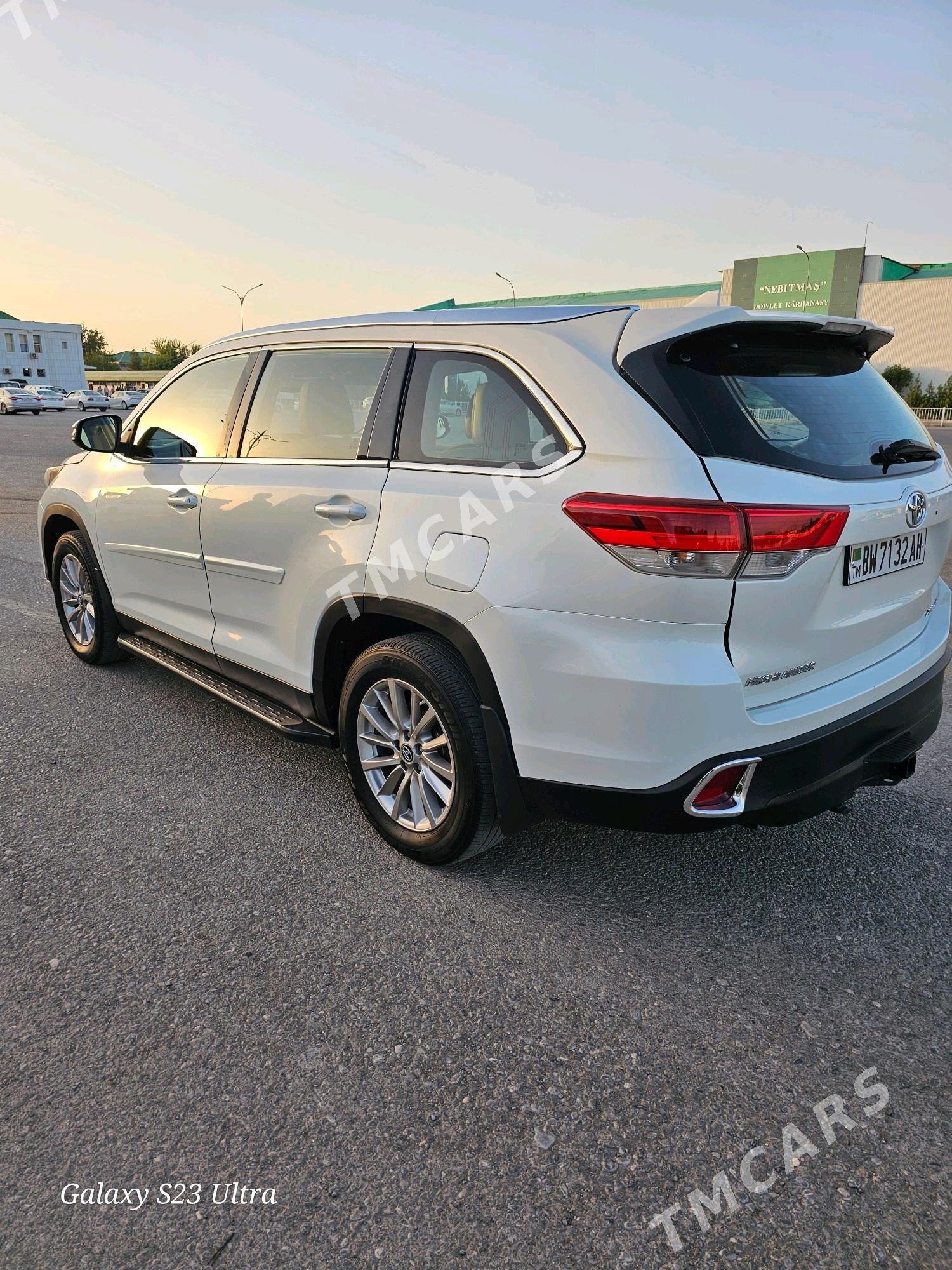 Toyota Highlander 2019 - 390 000 TMT - Ашхабад - img 5
