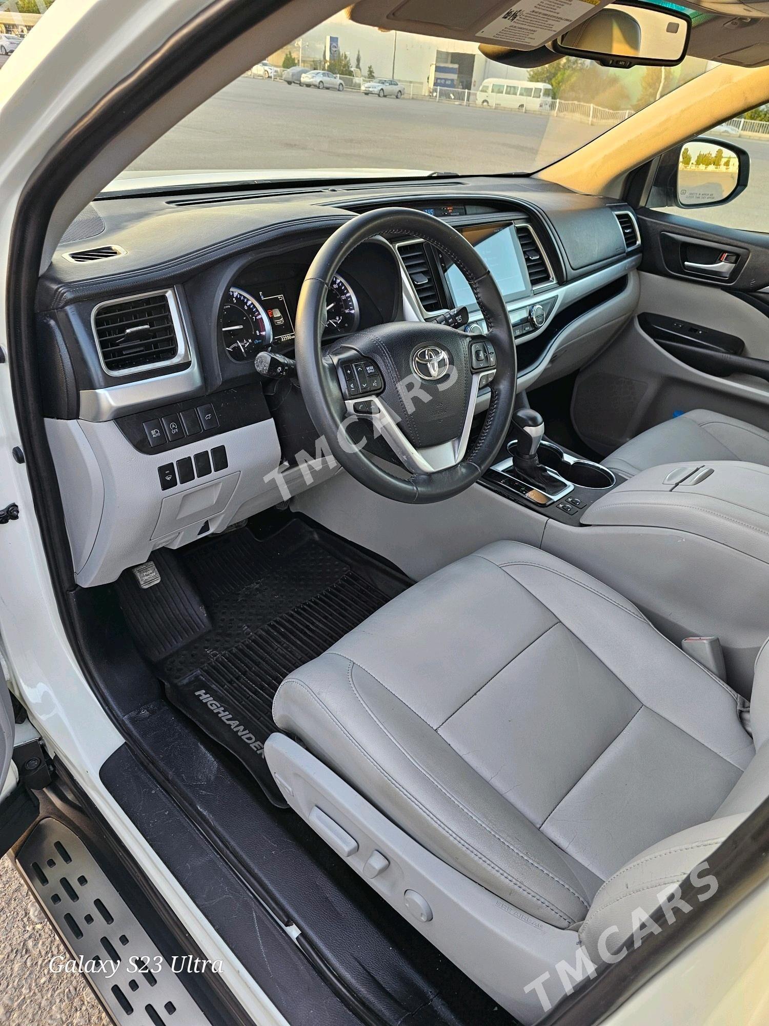 Toyota Highlander 2019 - 390 000 TMT - Ашхабад - img 4
