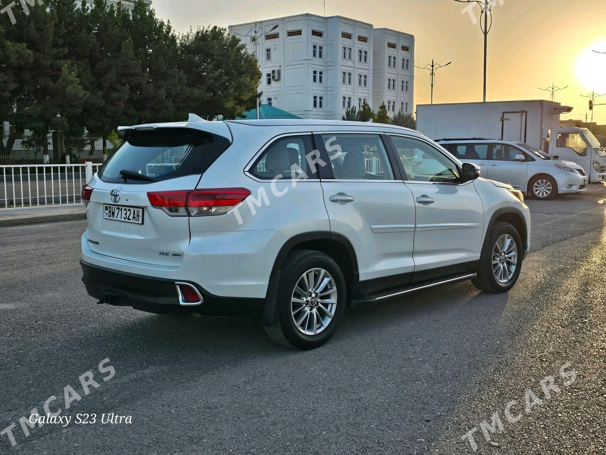 Toyota Highlander 2019 - 390 000 TMT - Ашхабад - img 3