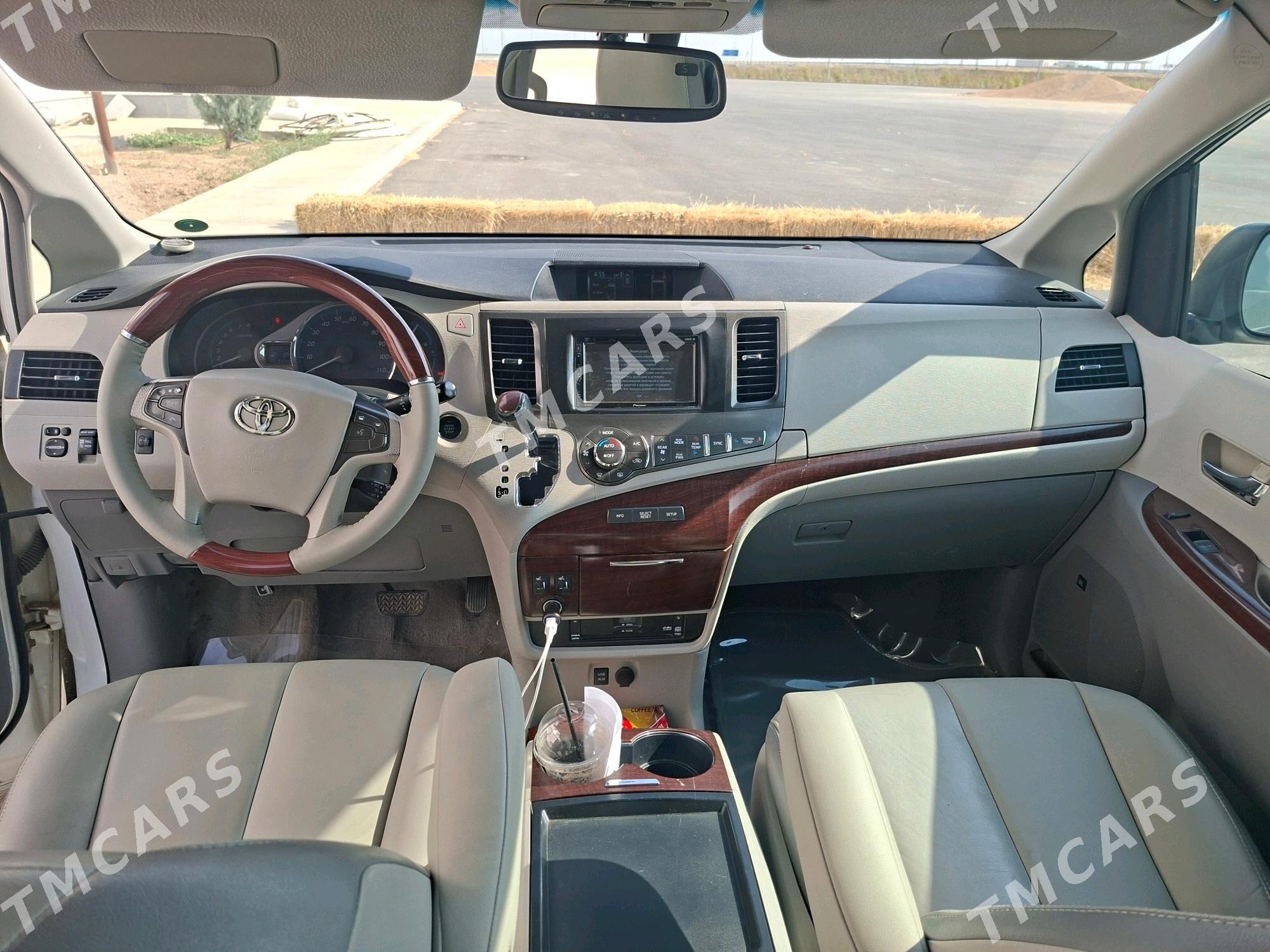 Toyota Sienna 2011 - 320 000 TMT - Арчабиль шаёлы - img 5