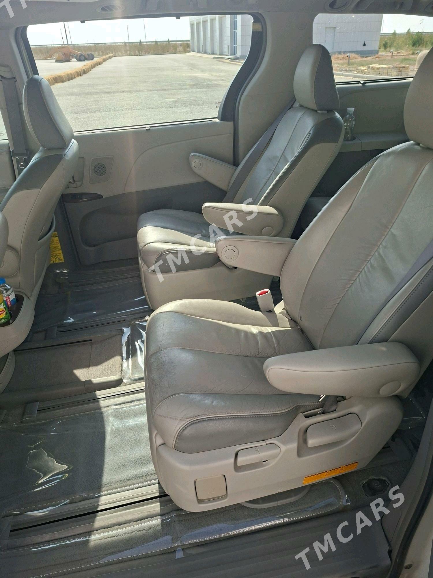 Toyota Sienna 2011 - 320 000 TMT - Арчабиль шаёлы - img 6