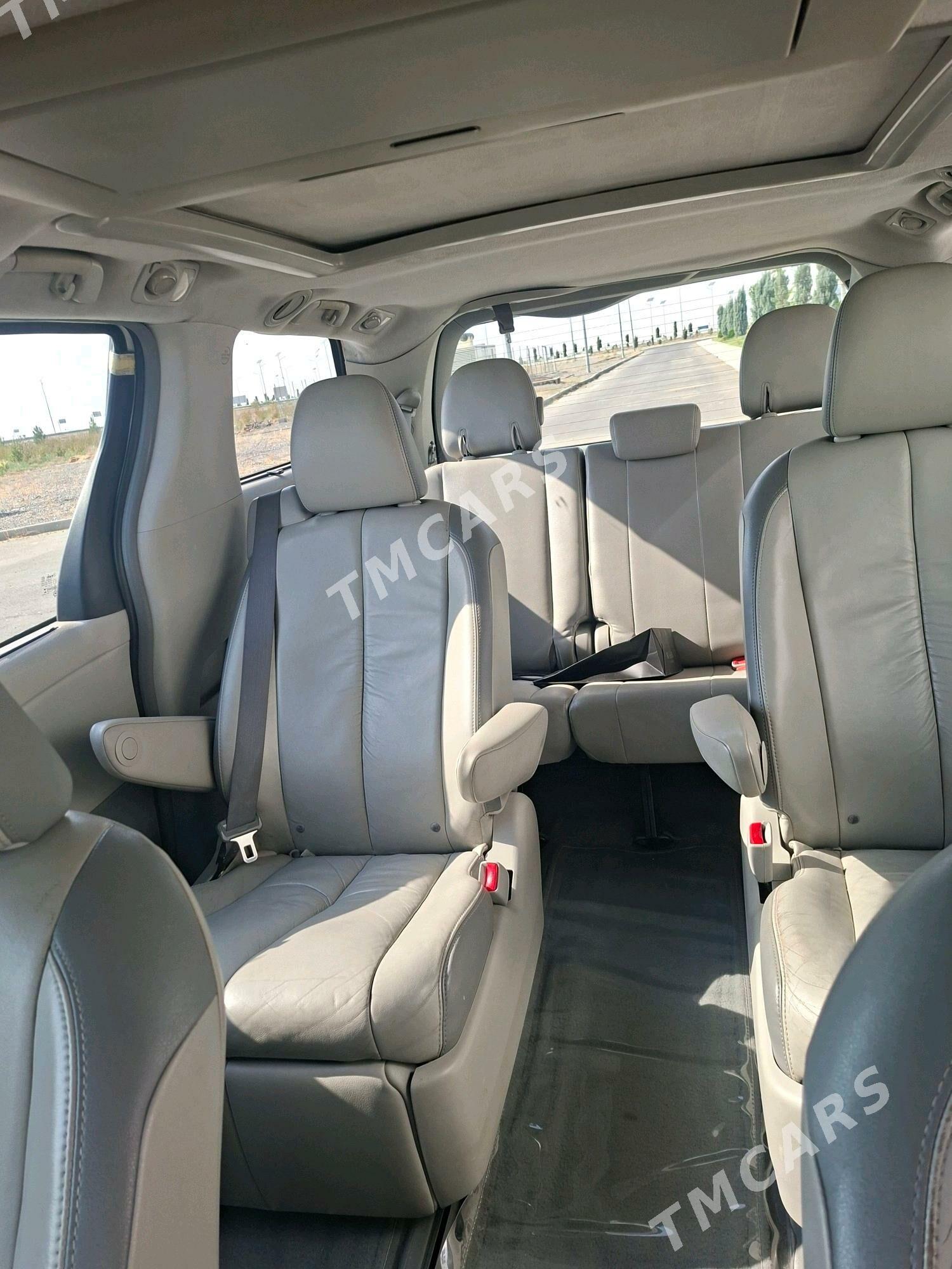 Toyota Sienna 2011 - 320 000 TMT - Арчабиль шаёлы - img 8