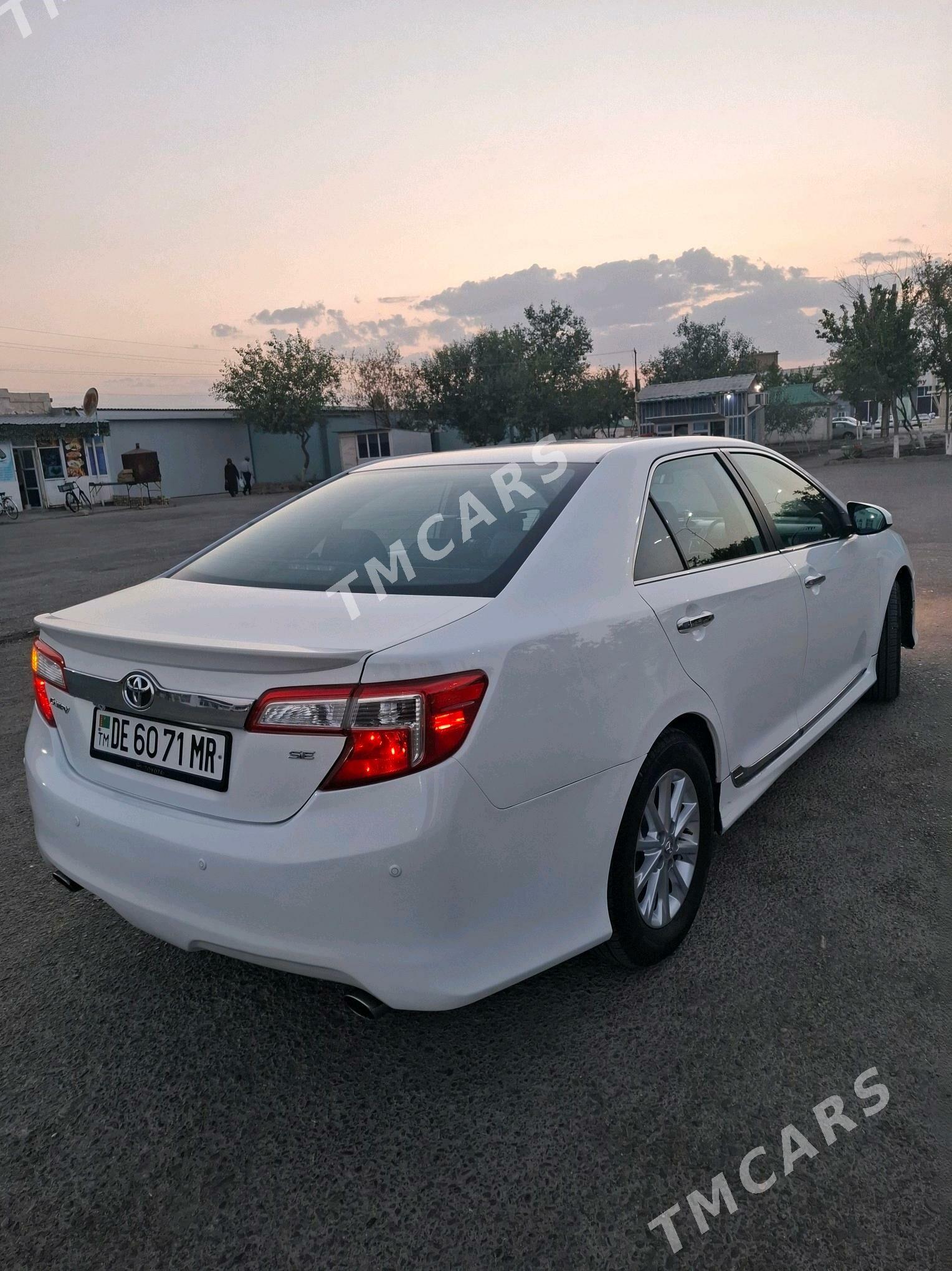 Toyota Camry 2012 - 210 000 TMT - Ýolöten - img 3