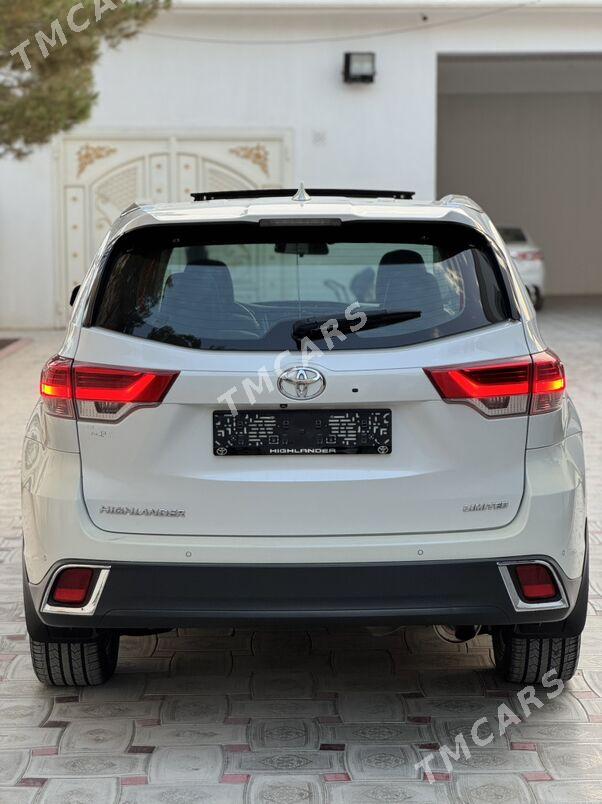 Toyota Highlander 2018 - 475 000 TMT - Балканабат - img 2