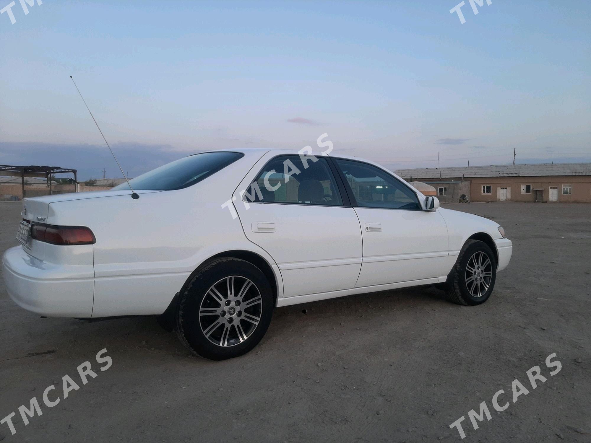 Toyota Camry 1997 - 120 000 TMT - Кёнеургенч - img 2