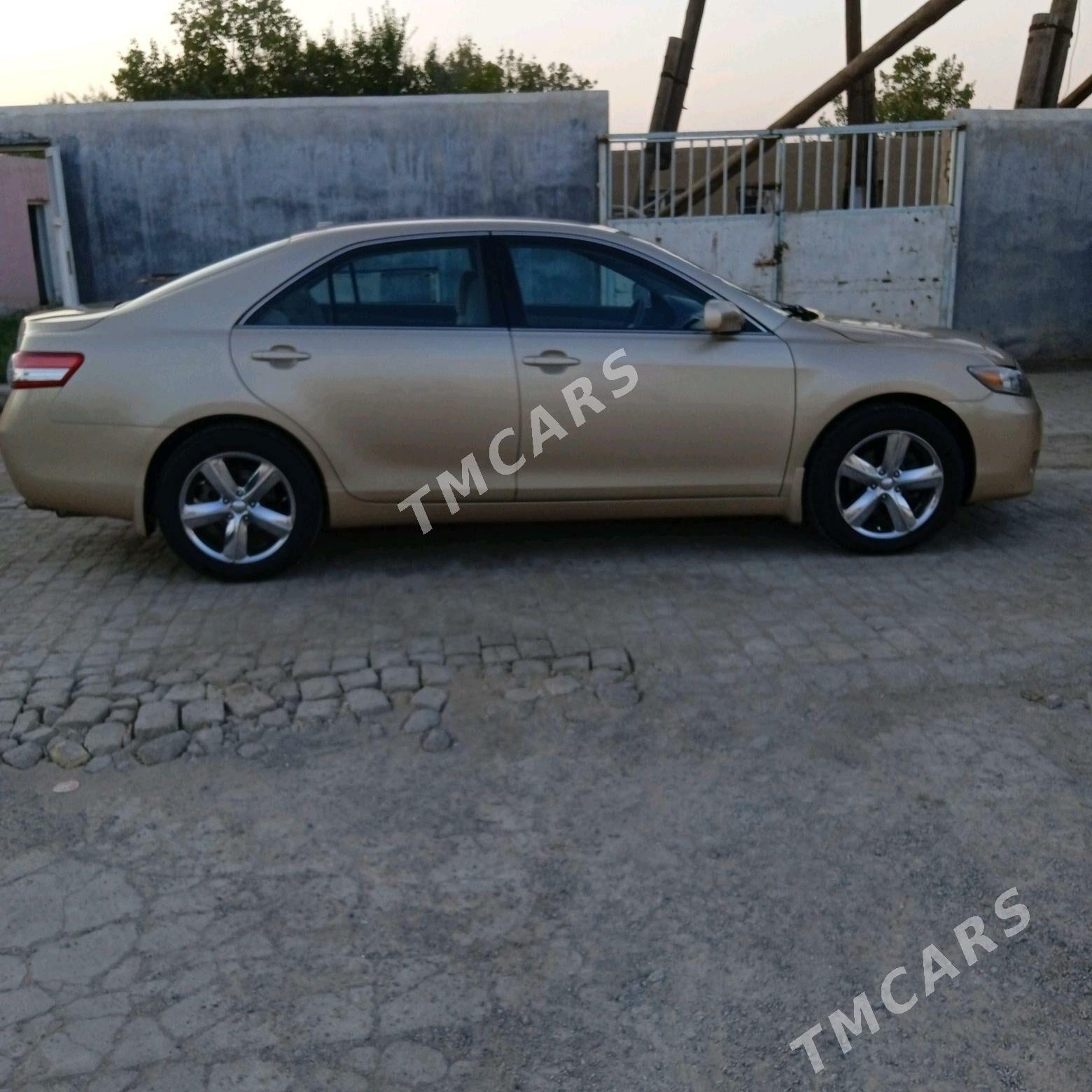Toyota Camry 2010 - 185 000 TMT - Байрамали - img 4