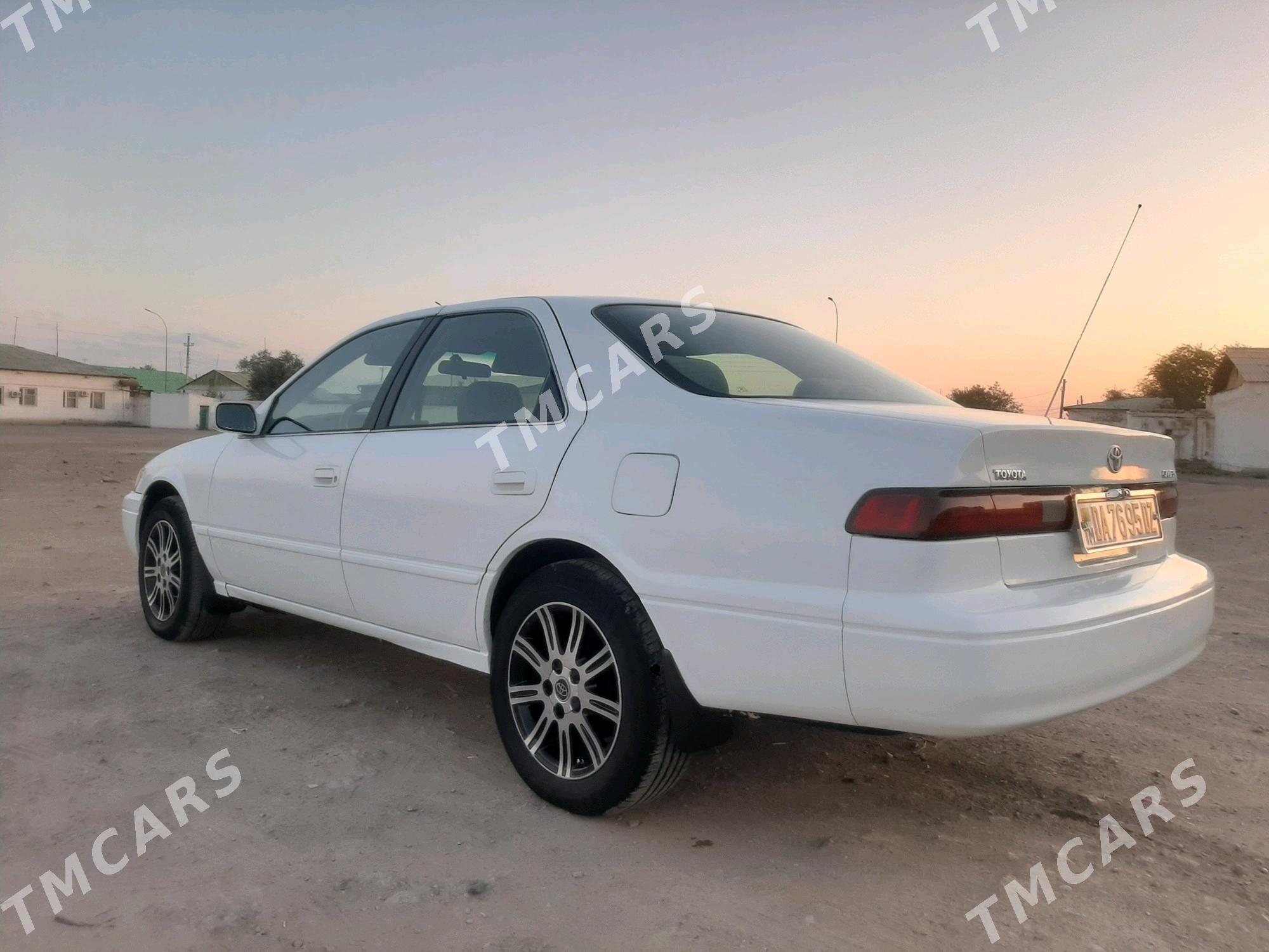 Toyota Camry 1997 - 120 000 TMT - Кёнеургенч - img 3