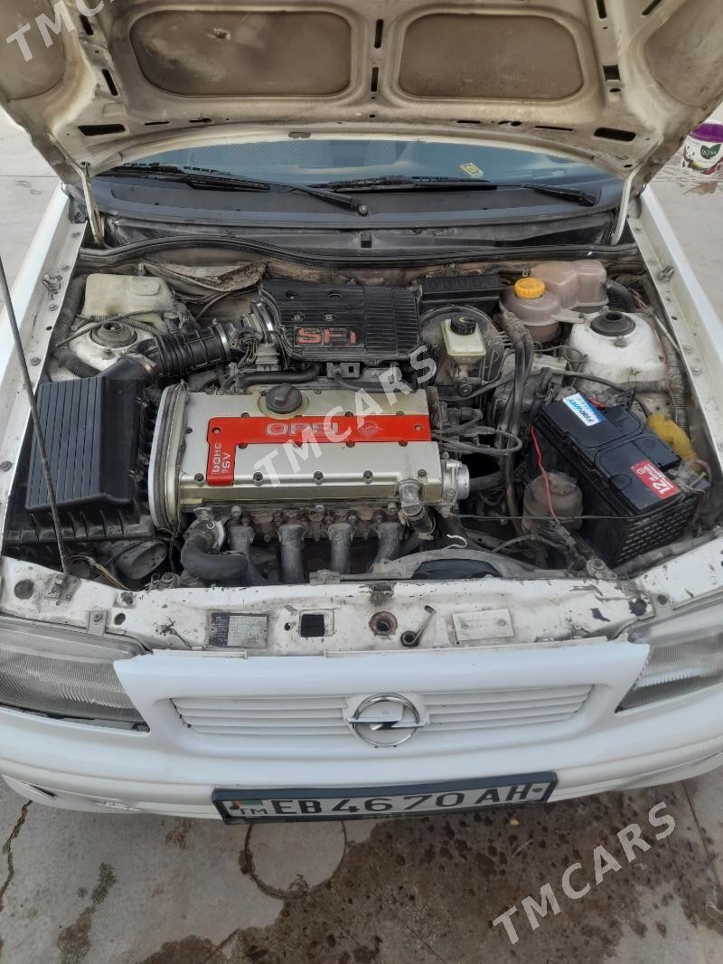 Opel Astra 1995 - 35 000 TMT - Серахс - img 3