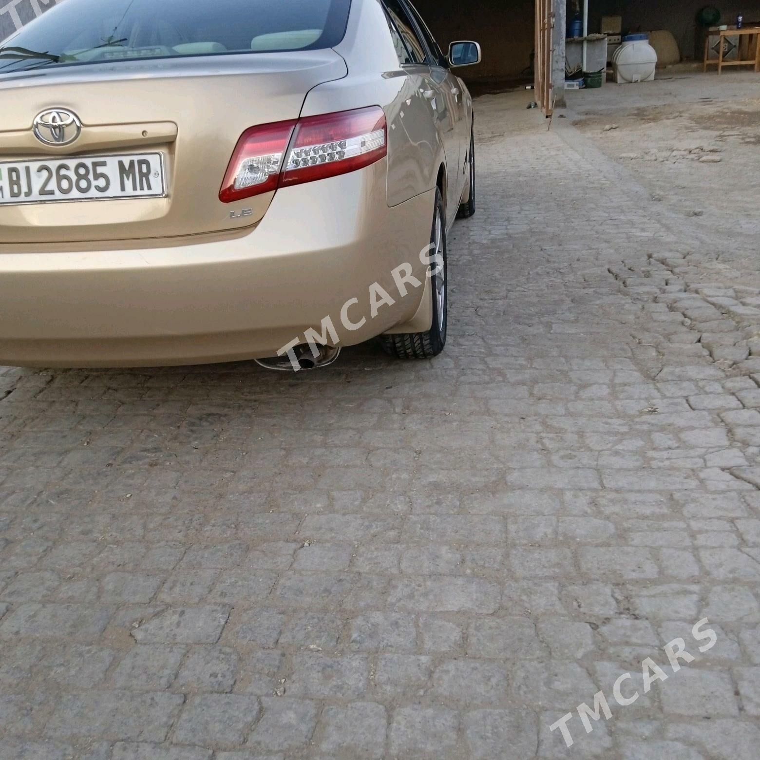 Toyota Camry 2010 - 185 000 TMT - Байрамали - img 7