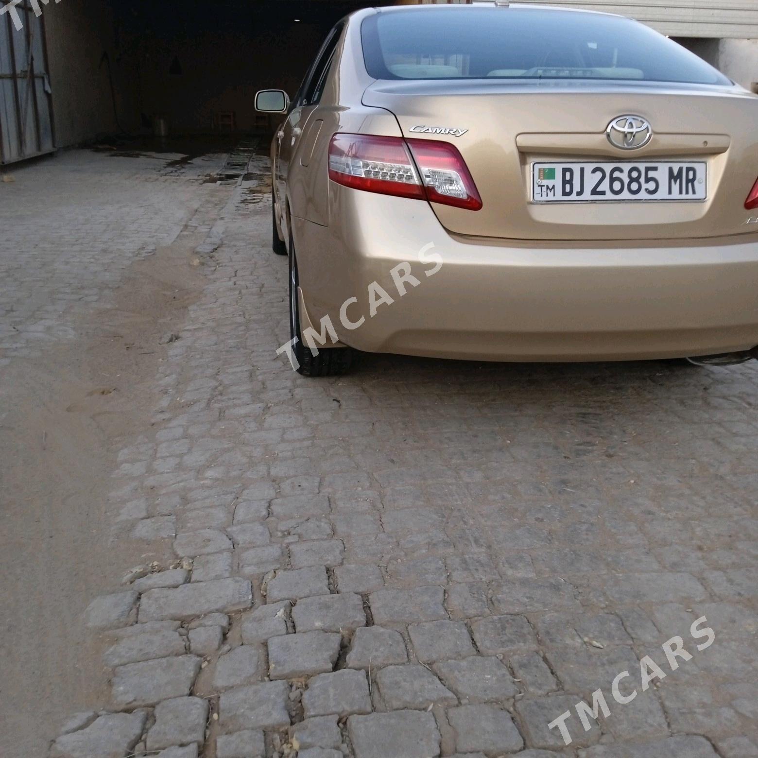Toyota Camry 2010 - 185 000 TMT - Байрамали - img 10
