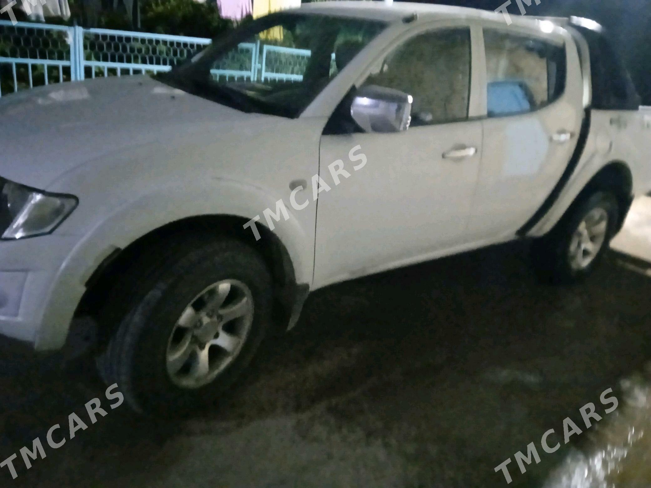 Mitsubishi L200 2012 - 200 000 TMT - Дянев - img 2