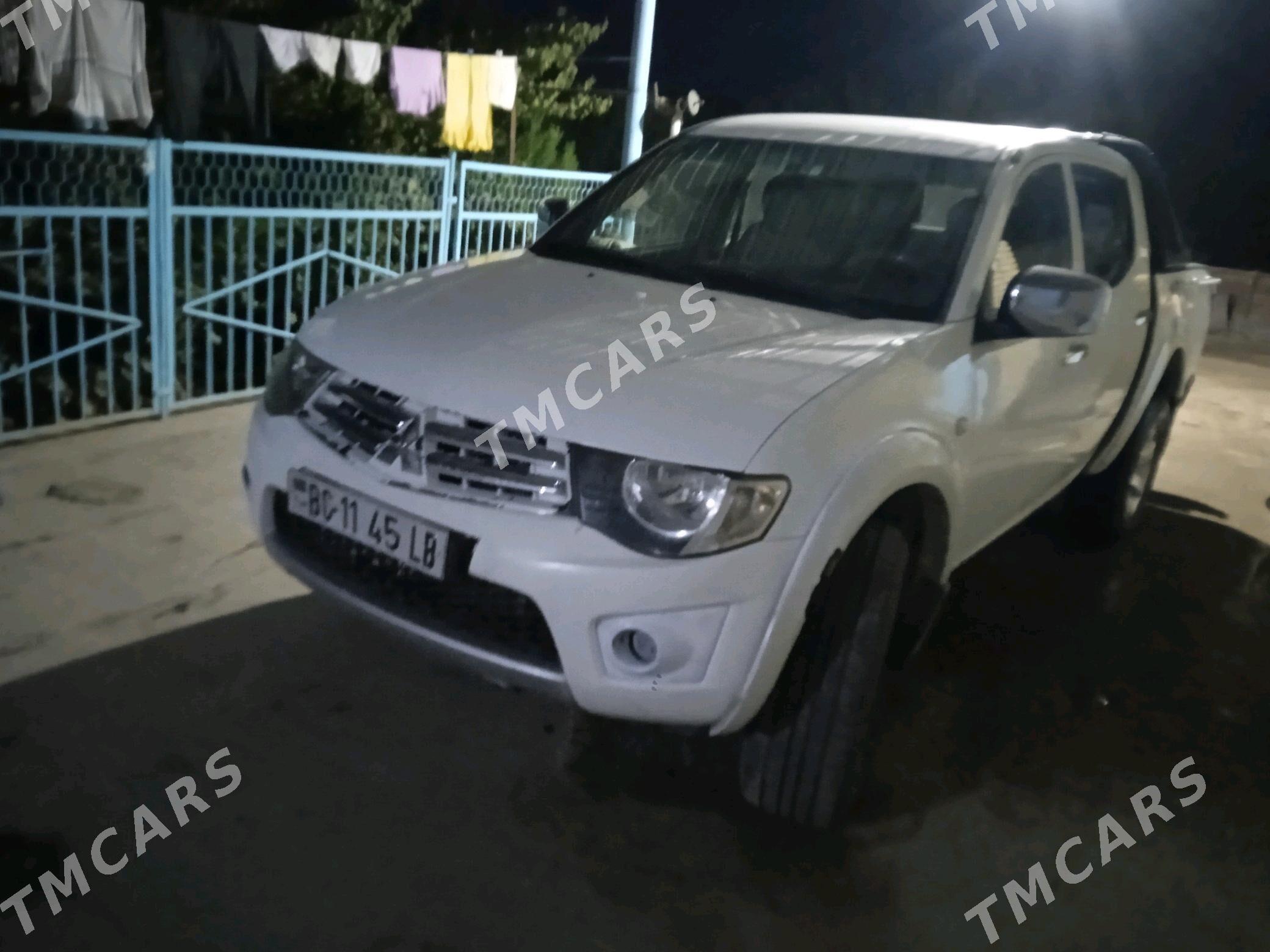 Mitsubishi L200 2012 - 200 000 TMT - Дянев - img 3