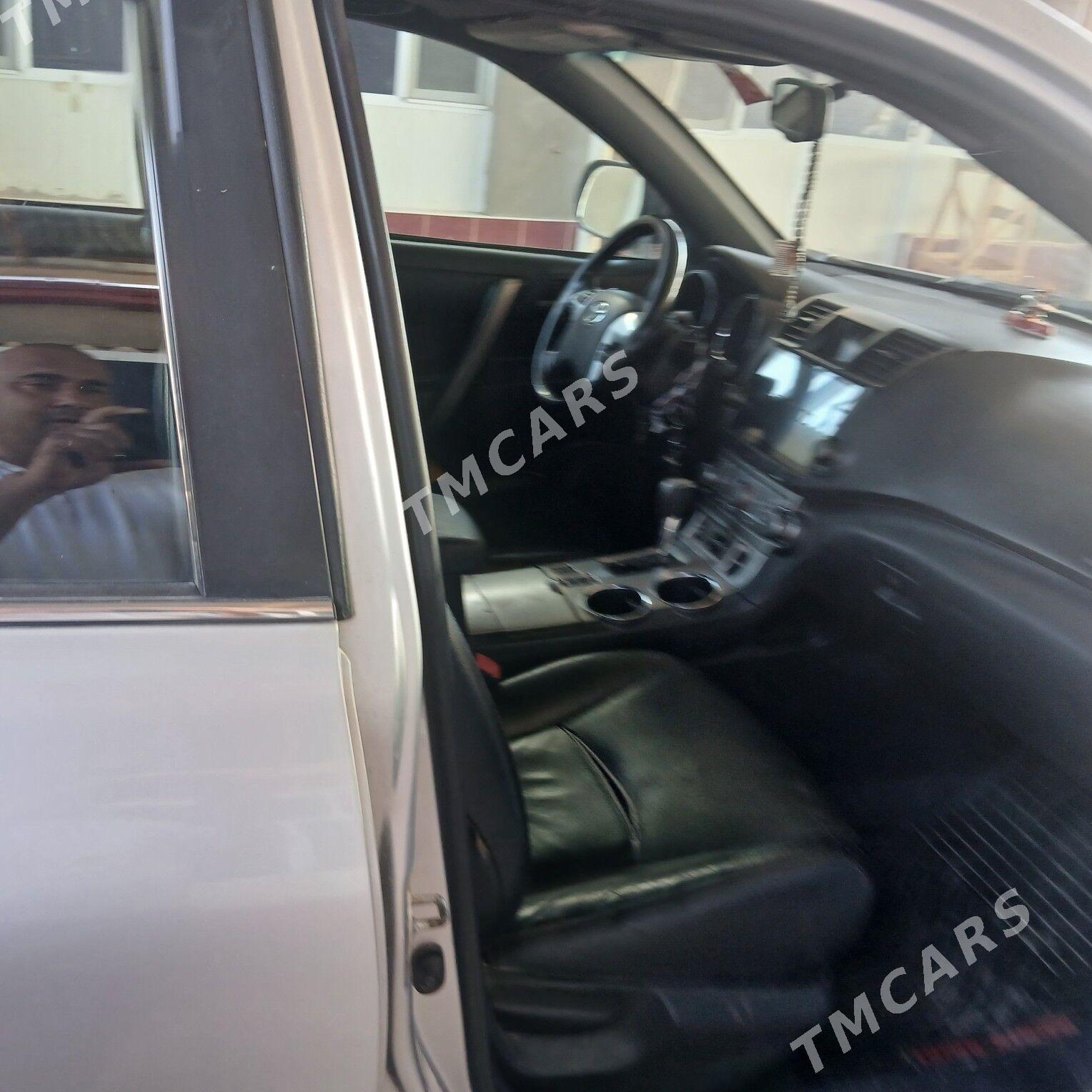 Toyota Highlander 2011 - 270 000 TMT - Мургап - img 3