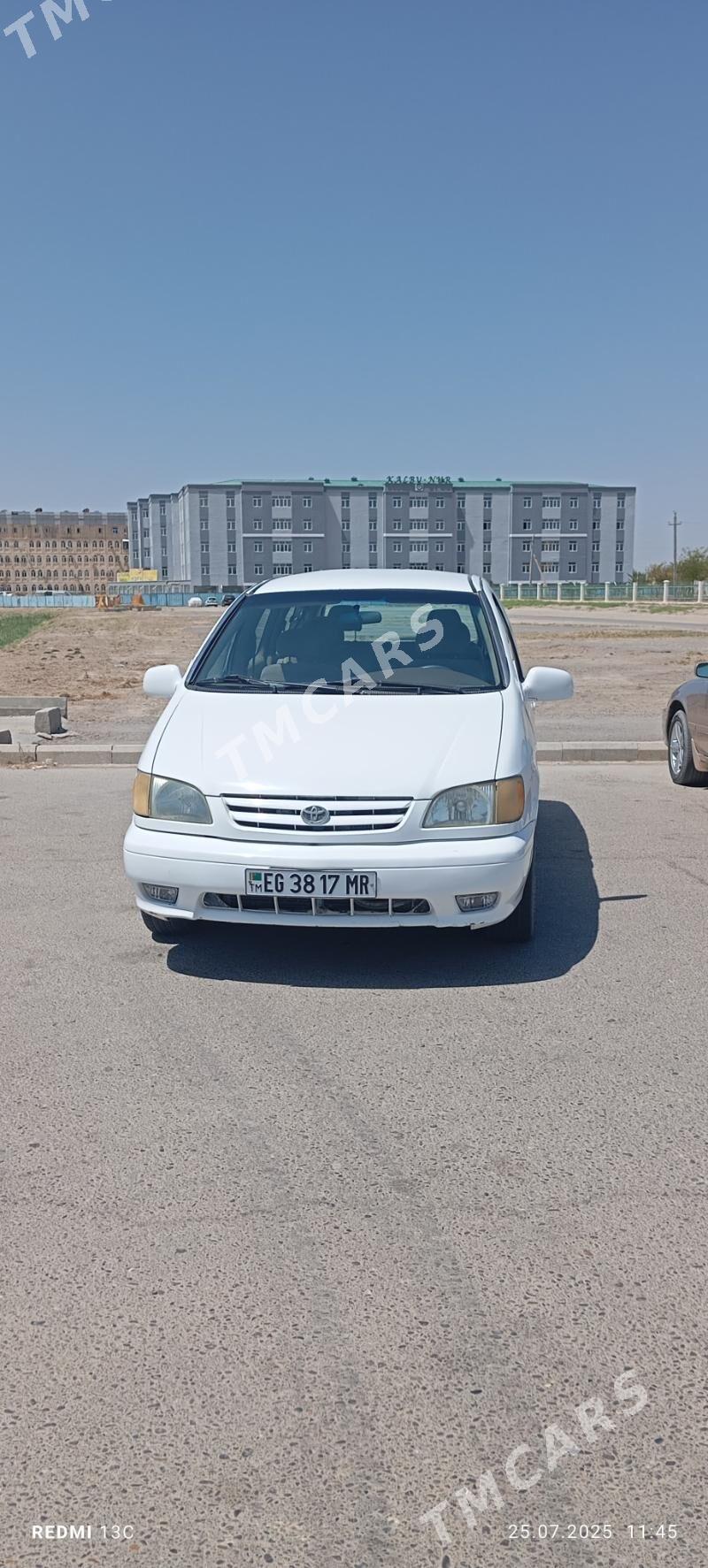 Toyota Sienna 2002 - 125 000 TMT - Байрамали - img 3