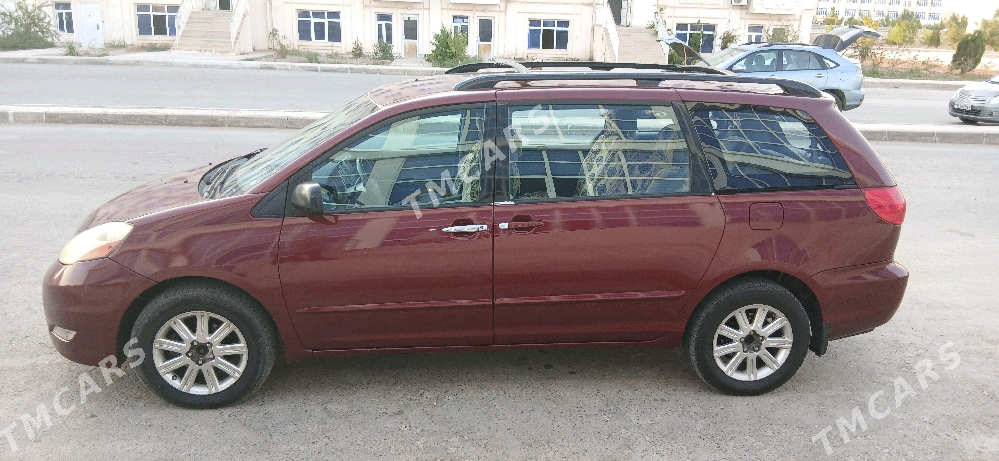 Toyota Sienna 2008 - 250 000 TMT - Туркменабат - img 4