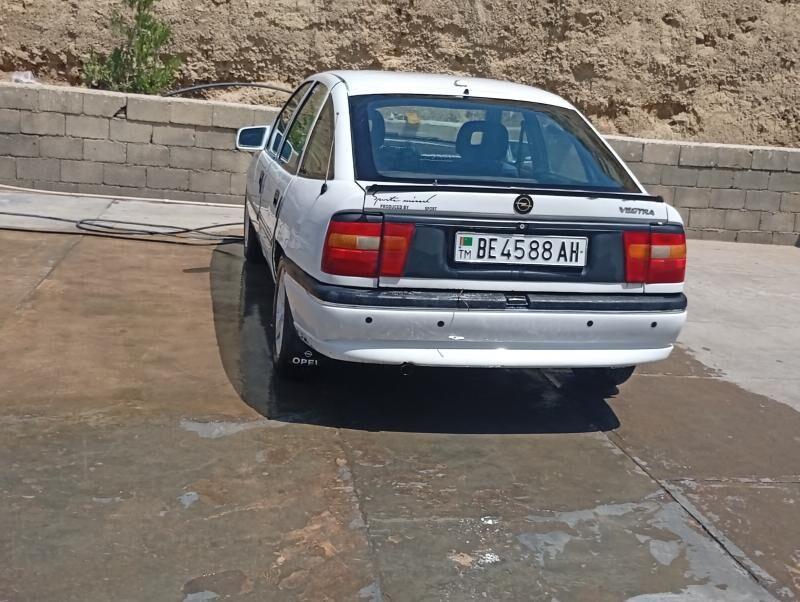 Opel Vectra 1992 - 20 000 TMT - Бахарден - img 2