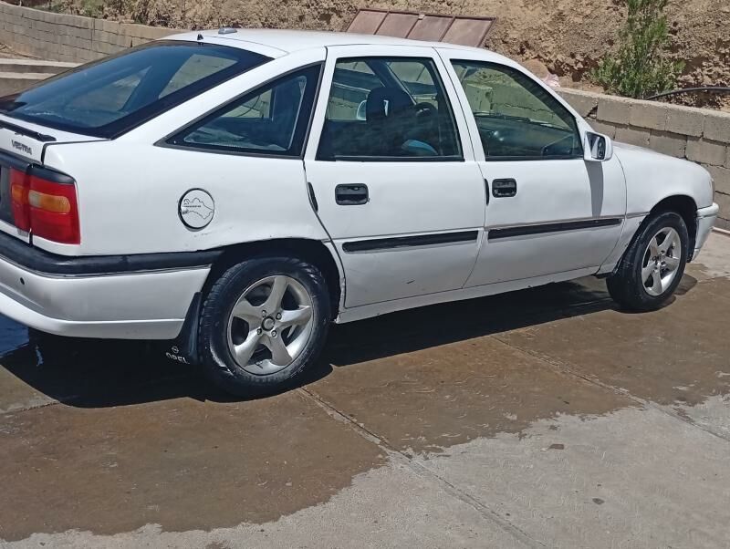 Opel Vectra 1992 - 20 000 TMT - Бахарден - img 4