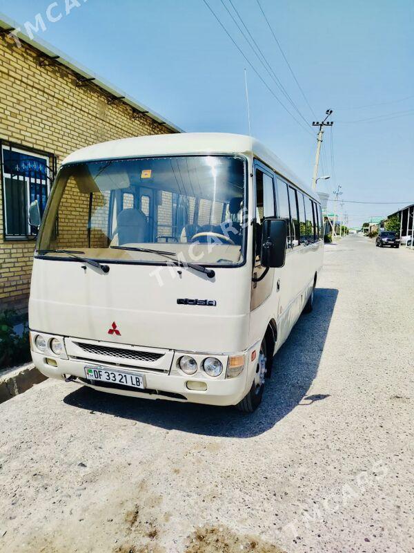 Mitsubishi Rosa 2004 - 240 000 TMT - Туркменабат - img 4