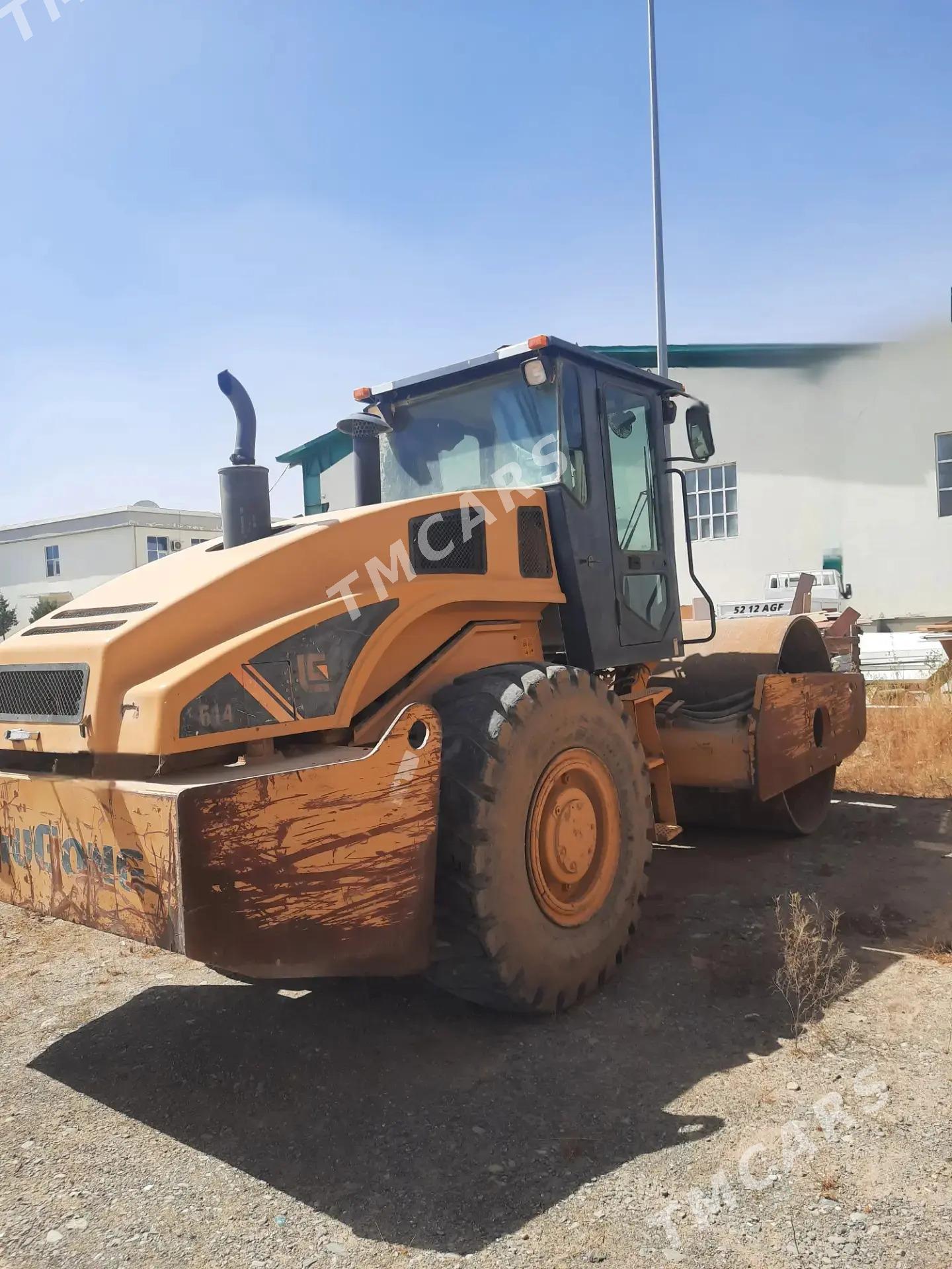 LiuGong CLG 6114E 2014 - 280 000 TMT - Ашхабад - img 3