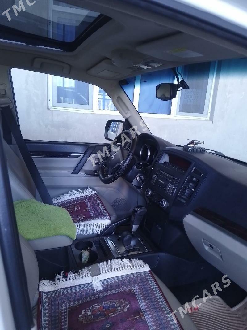 Mitsubishi Pajero 2012 - 240 000 TMT - Саят - img 5
