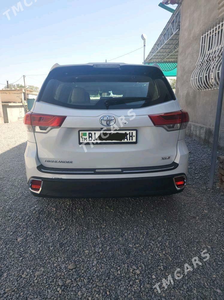 Toyota Highlander 2017 - 540 000 TMT - Кака - img 2