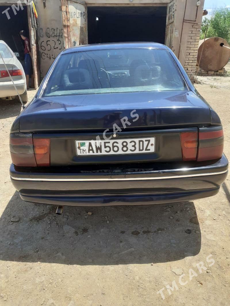 Opel Vectra 1993 - 25 000 TMT - етр. Туркменбаши - img 4