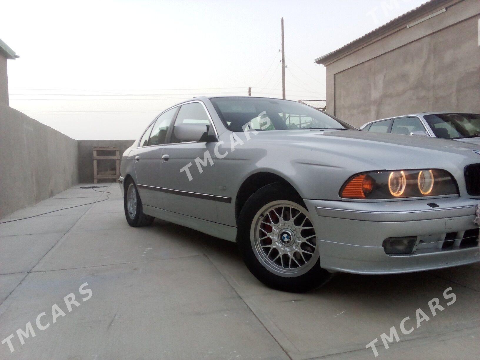 BMW E39 2000 - 110 000 TMT - Kaka - img 3