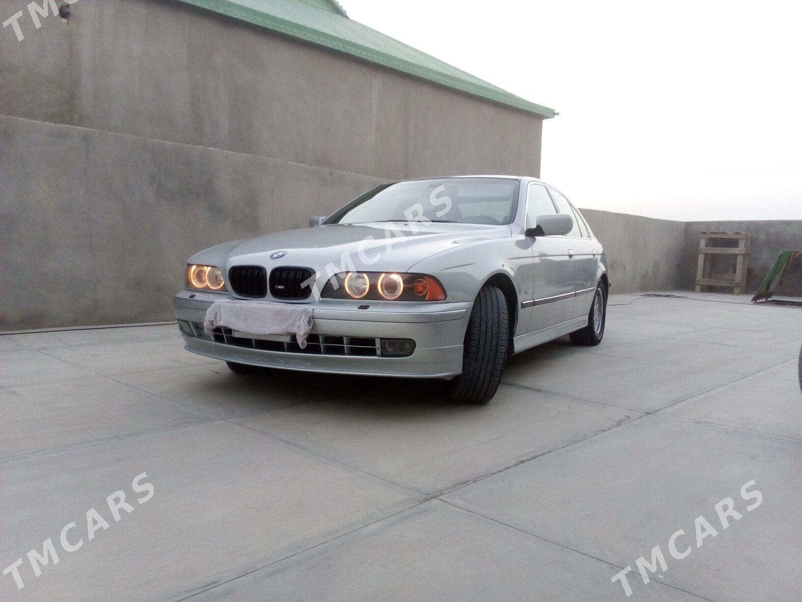 BMW E39 2000 - 110 000 TMT - Kaka - img 2