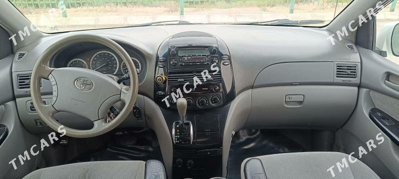 Toyota Sienna 2005 - 230 000 TMT - Aşgabat - img 9