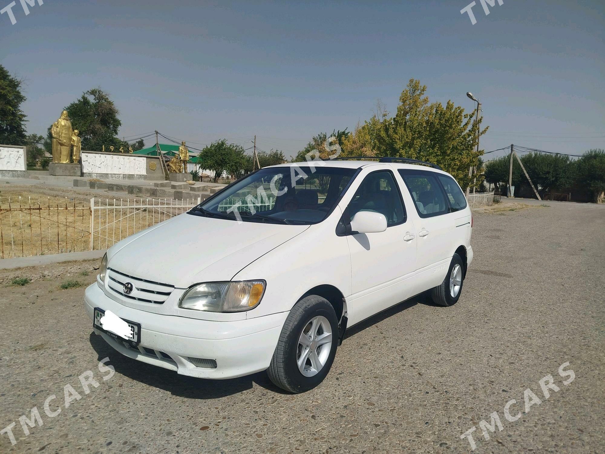 Toyota Sienna 2001 - 150 000 TMT - Тагтабазар - img 3
