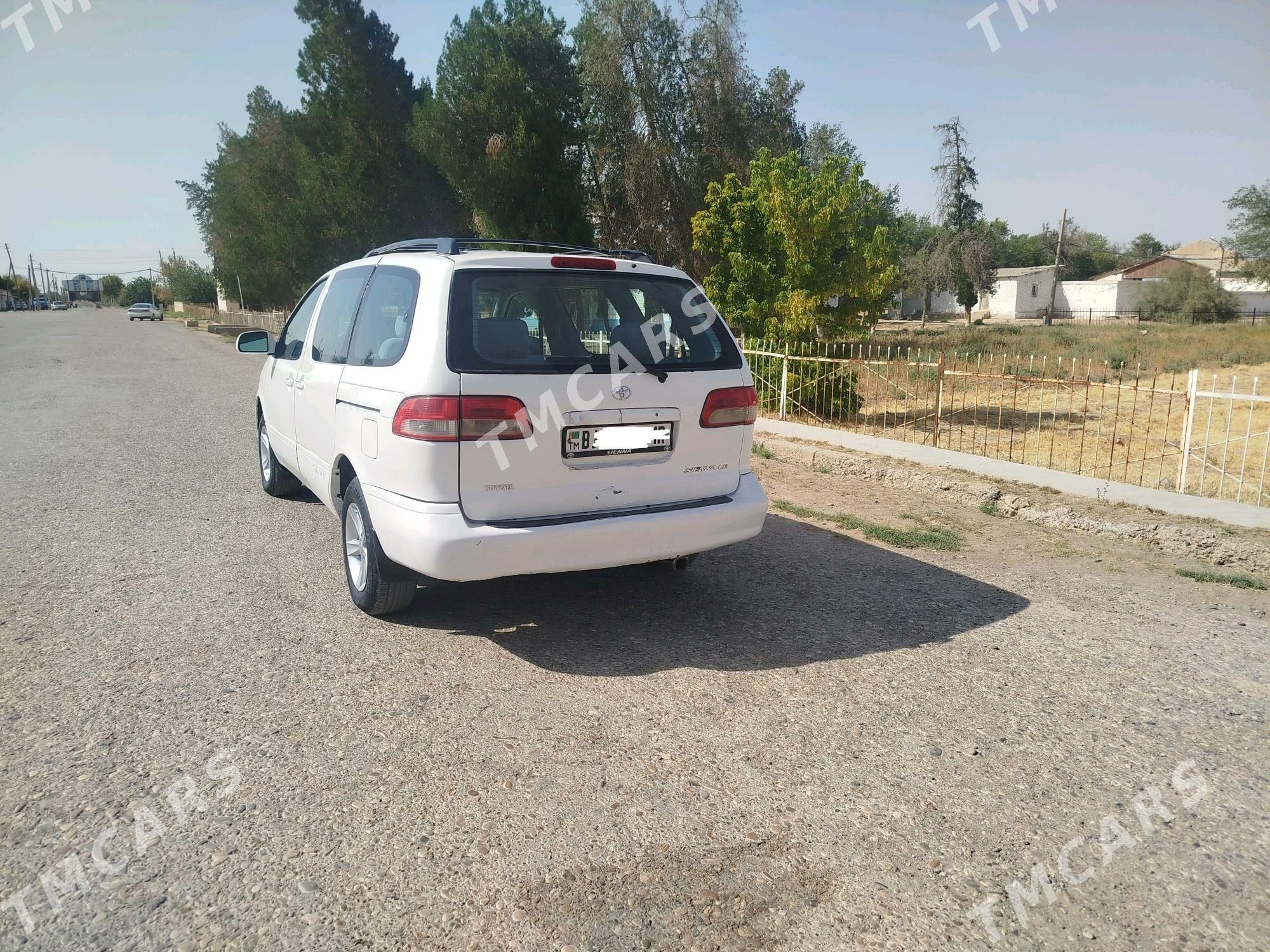 Toyota Sienna 2001 - 150 000 TMT - Тагтабазар - img 6