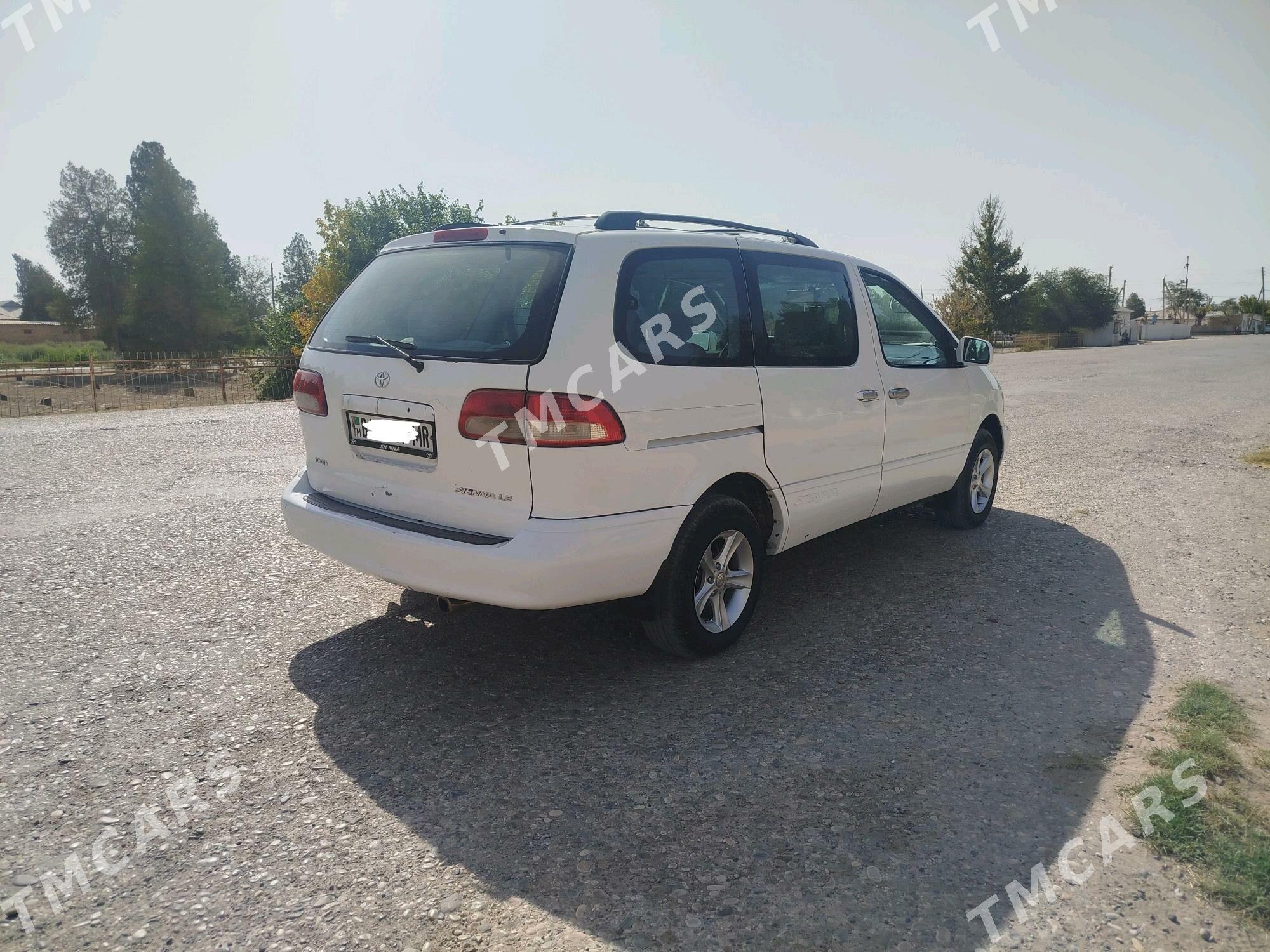 Toyota Sienna 2001 - 150 000 TMT - Тагтабазар - img 7