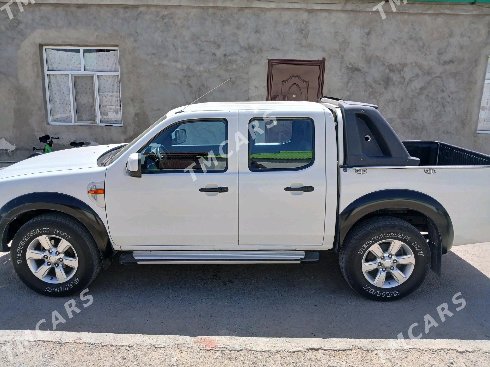 Toyota Hilux 2010 - 200 000 TMT - Ашхабад - img 5