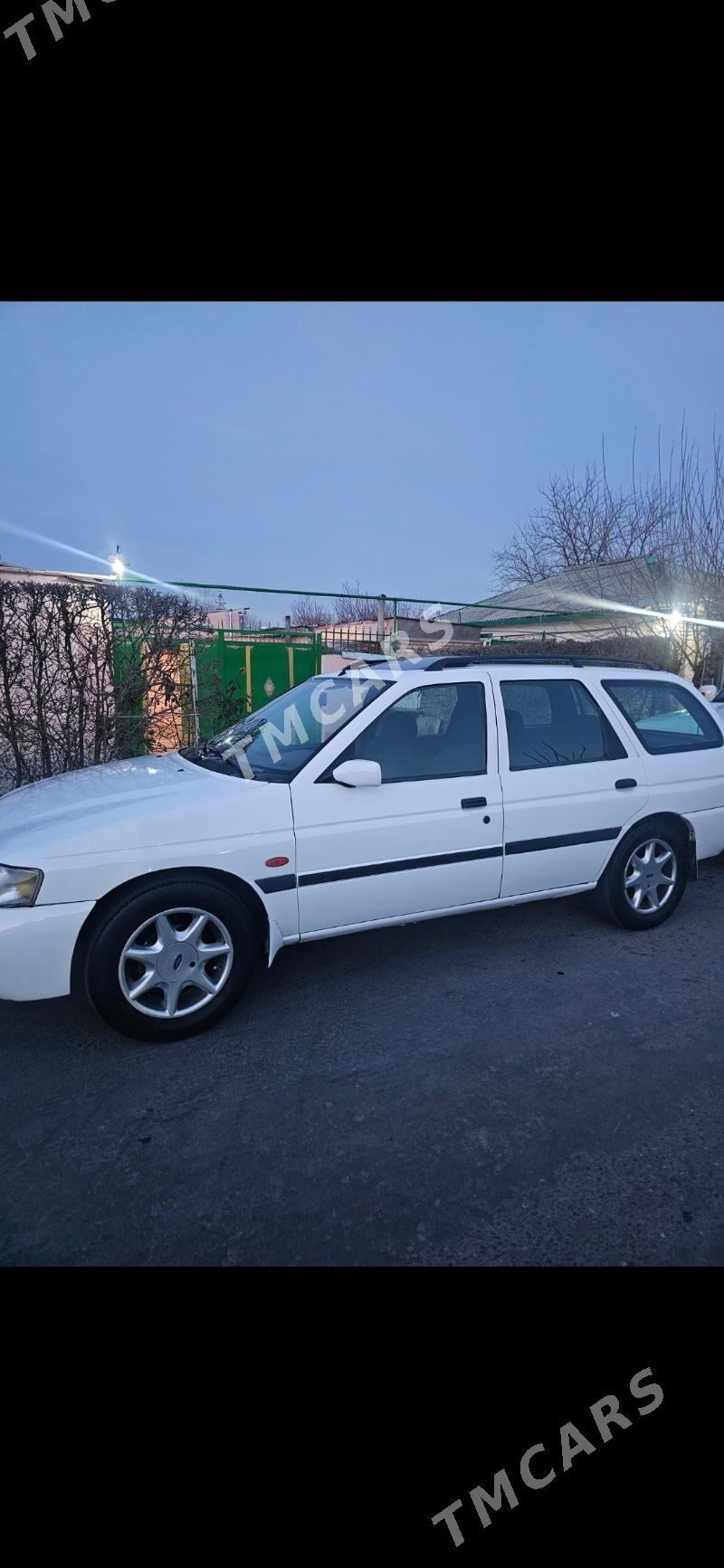 Ford Escort 1998 - 25 000 TMT - Hitrowka - img 3