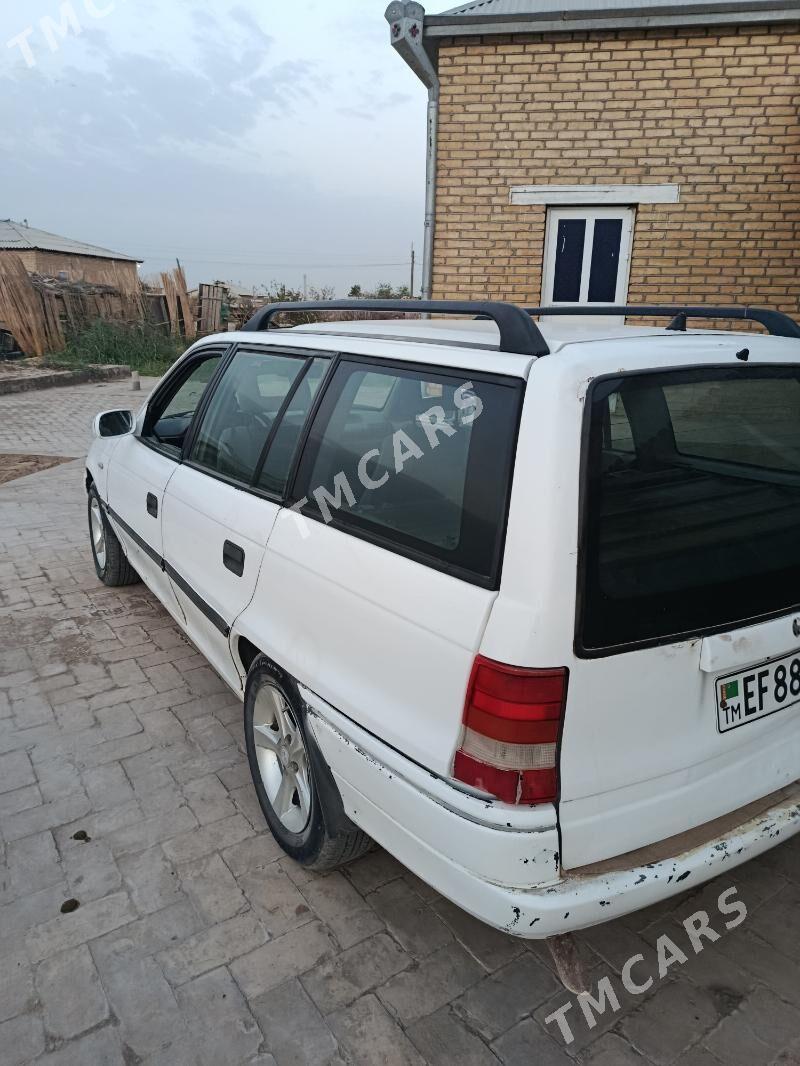 Opel Astra 1993 - 40 000 TMT - Байрамали - img 2