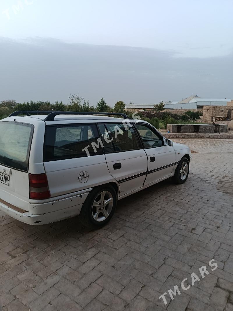 Opel Astra 1993 - 40 000 TMT - Байрамали - img 3