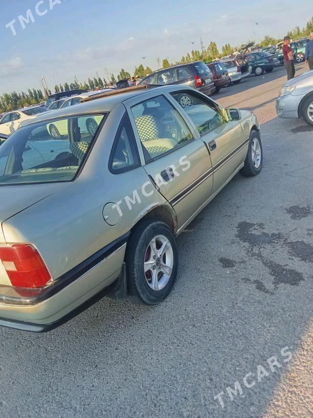 Opel Vectra 1992 - 40 000 TMT - Гурбансолтан Едже - img 2