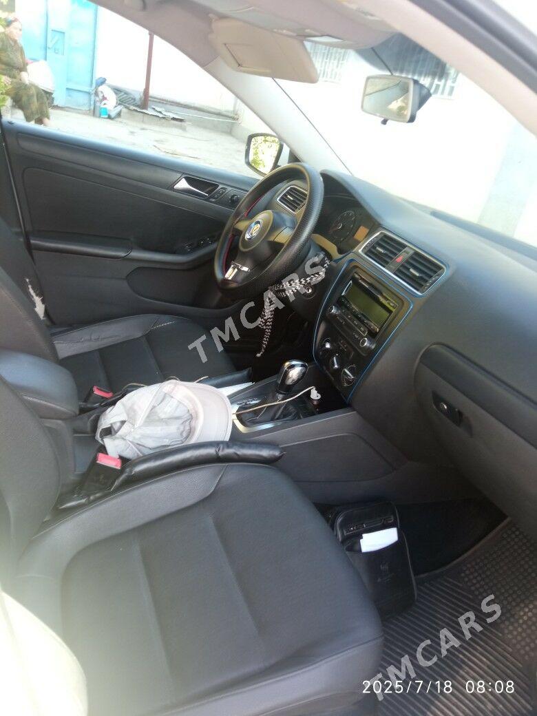 Volkswagen Jetta 2011 - 155 000 TMT - Мир 5 - img 2